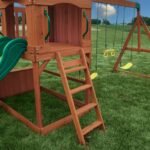 Backyard Discovery Atlantis playset flat-step ladder